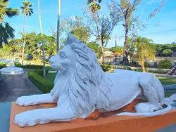 Lion sculpture in Queens Park