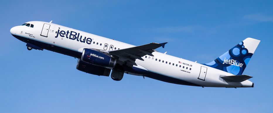 Jetblue A320 in flight