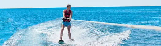 😎 Waterskiing