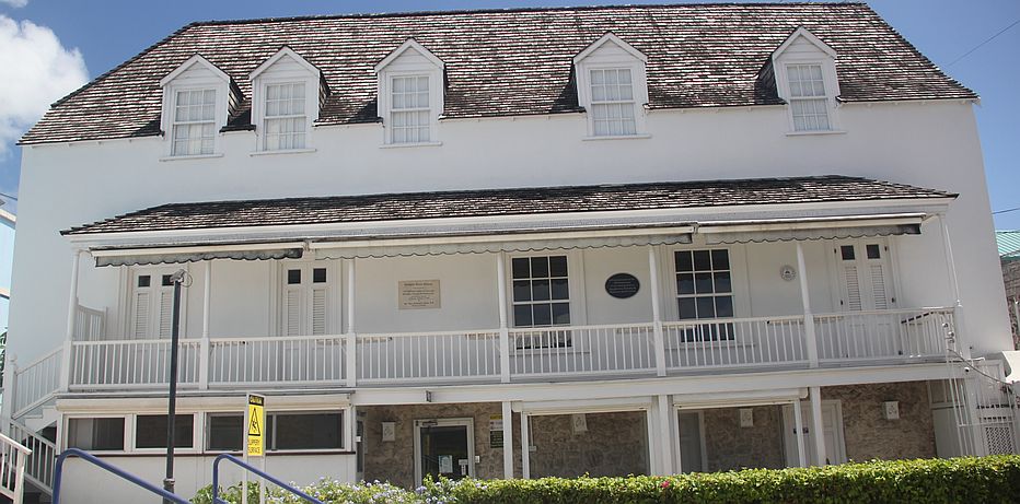 Exterior view of Arlington House Museum