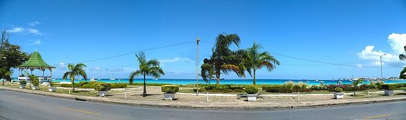 Esplanade and bandstand on Bay Street