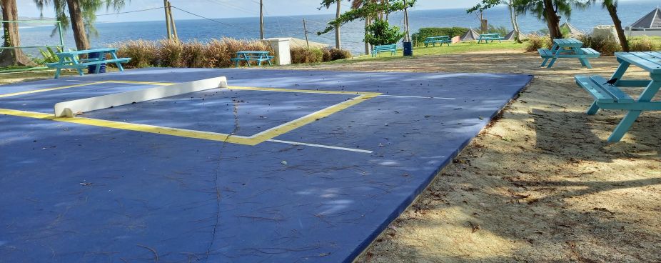 Road tennis court