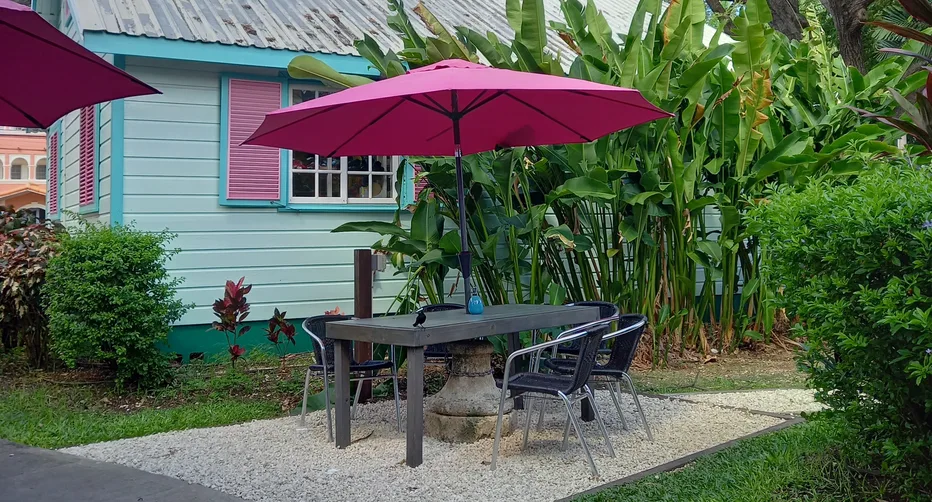 Alfresco setting of Cafe Bar Carizma
