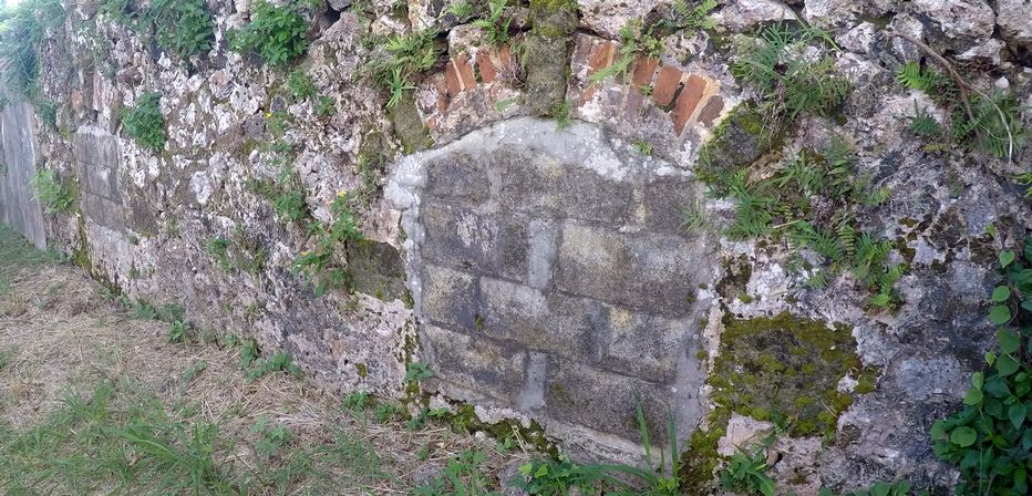 Burial vaults located at Hackleton's Cliff