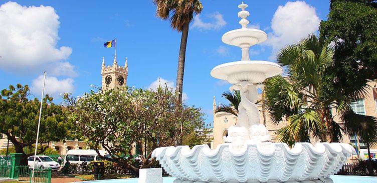 Dolphin Fountain in Heroes Square