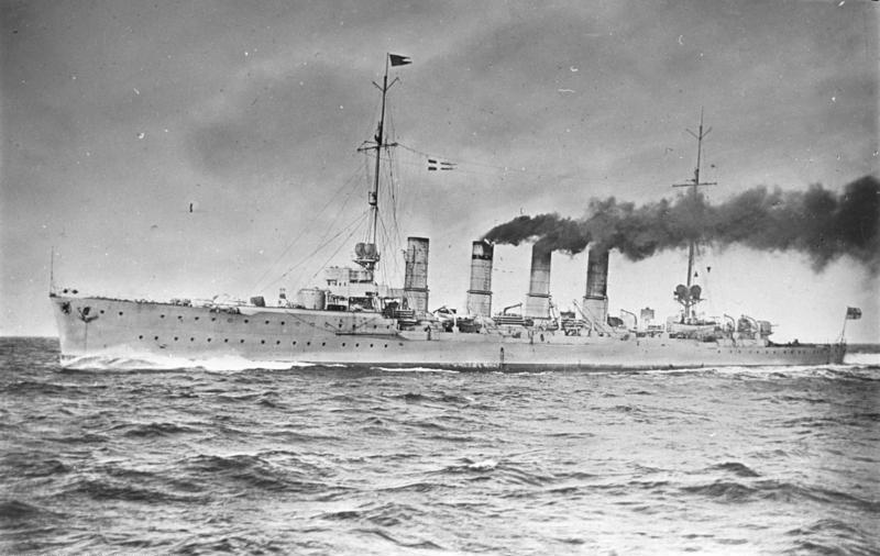 Side view of the SMS Karlsruhe light cruiser