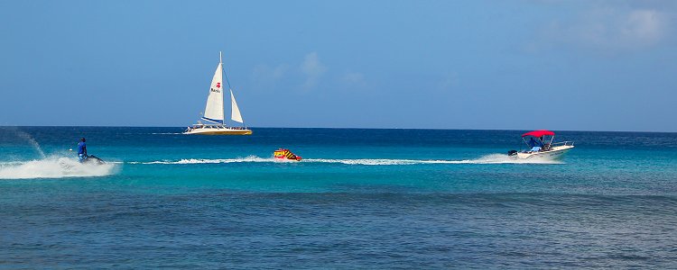 Watersports at Paynes Bay