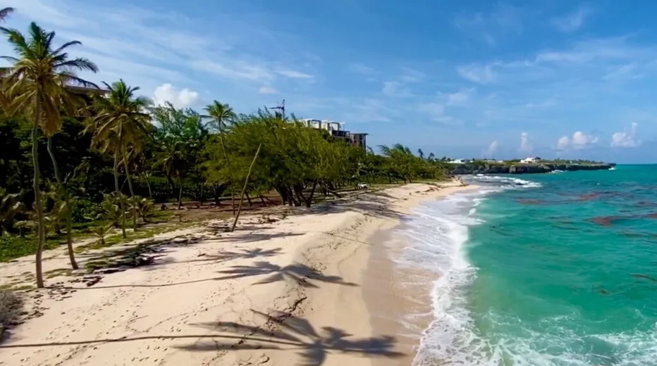 Beach at Sam Lord's Castle