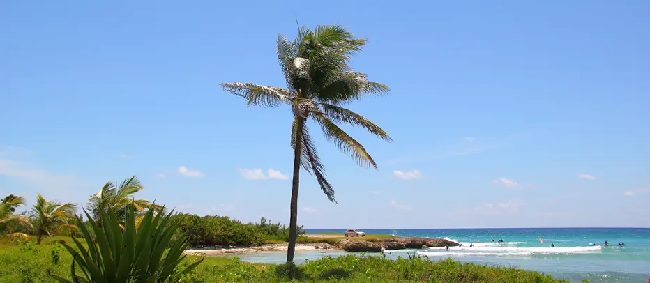 Looking towards the turquoise waters of Surfers Point